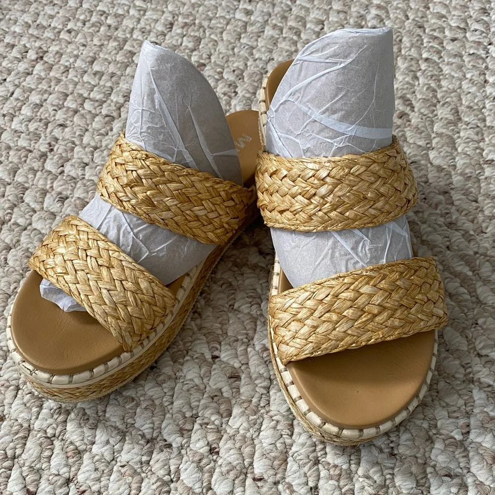 MIA SANDALS - SIZE 7.5 - Picture 3 of 7